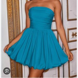 NWT Strapless Short/Mini Homecoming Dress with bubble hem and ruching Size 0